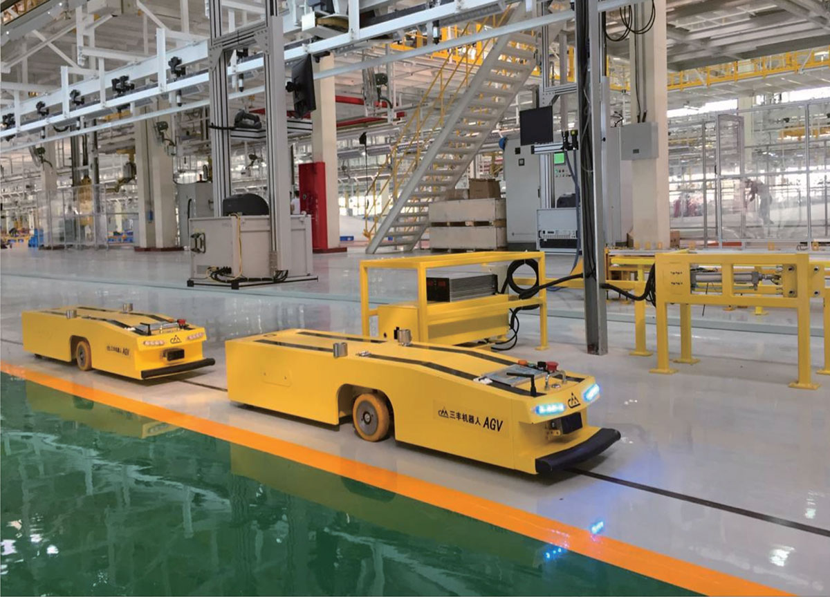 機器人 搶抓機器人產業(yè)發(fā)展機遇期